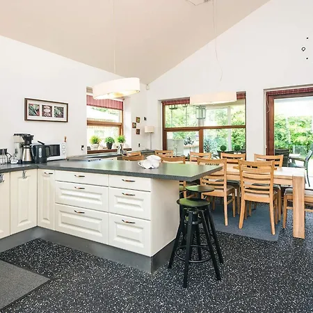 12 Person In Tatil Evi Oksbøl