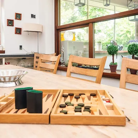 12 Person In Tatil Evi